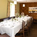 Winzerhotel Am Gut Moser Hotel