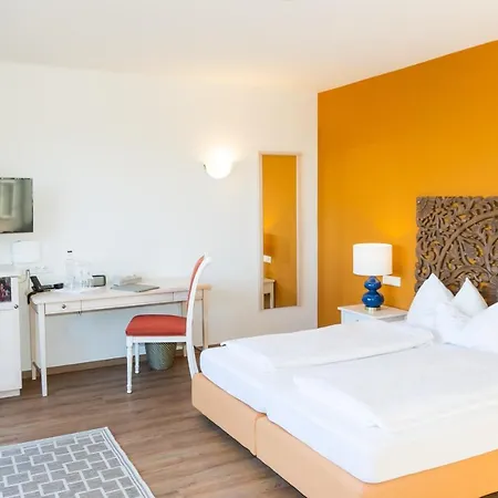 Отель Winzerhotel Am Gut Moser Лойчах