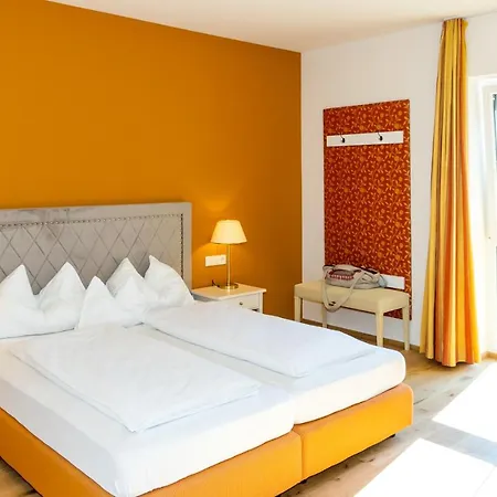 Winzerhotel Am Gut Moser 4*