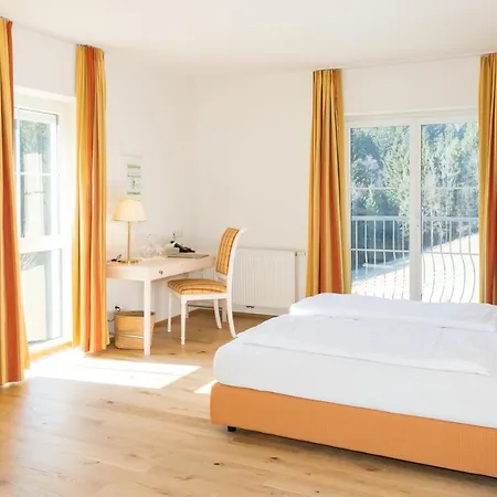 Winzerhotel Am Gut Moser Отель Лойчах
