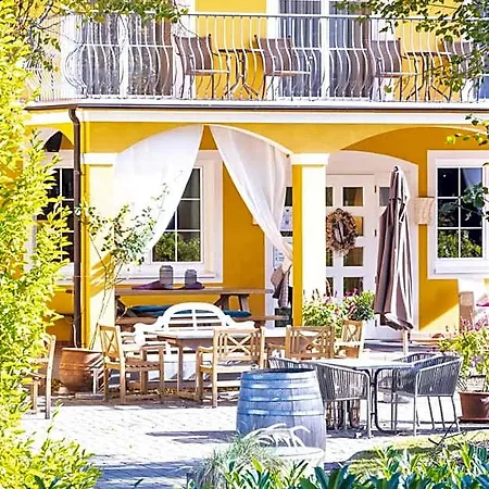 Hotel Winzerhotel Am Gut Moser 4*