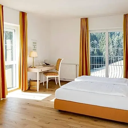 Hotel Winzerhotel Am Gut Moser 4*