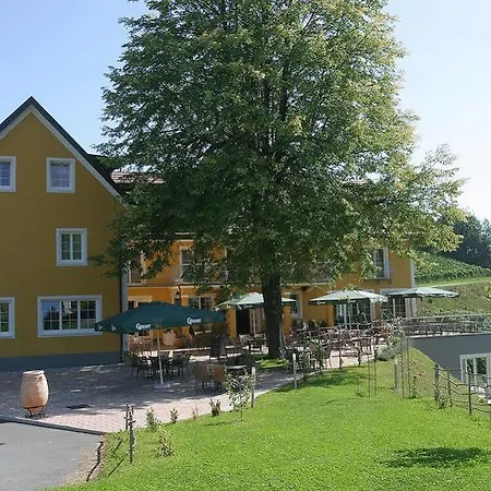 Winzerhotel Am Gut Moser Hotel 4*