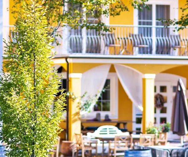 Winzerhotel Am Gut Moser فندق ليوتسشاخ