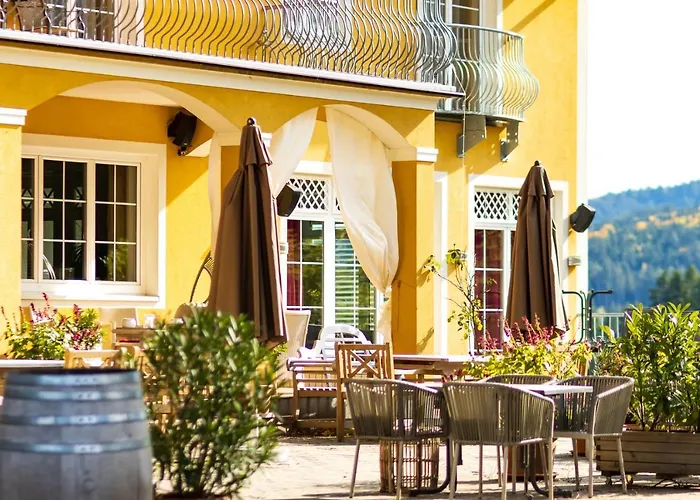 فندق Winzerhotel Am Gut Moser ليوتسشاخ