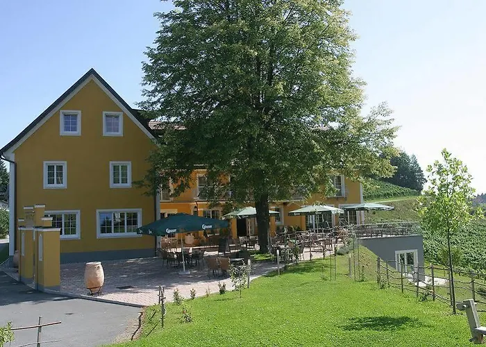 Winzerhotel Am Gut Moser فندق 4*