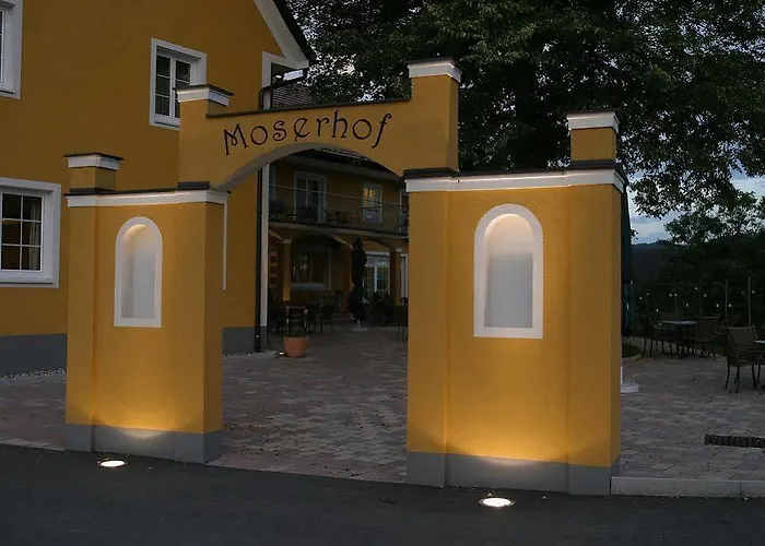 Winzerhotel Am Gut Moser فندق 4*